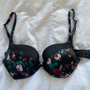 34D VICTORIAS SECRET Very Sexy Push-Up Bra Pigeonnant